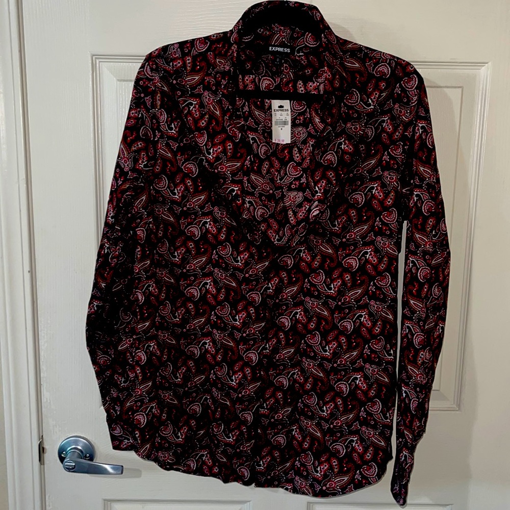 Men’s red/black paisley shirt SIZE M